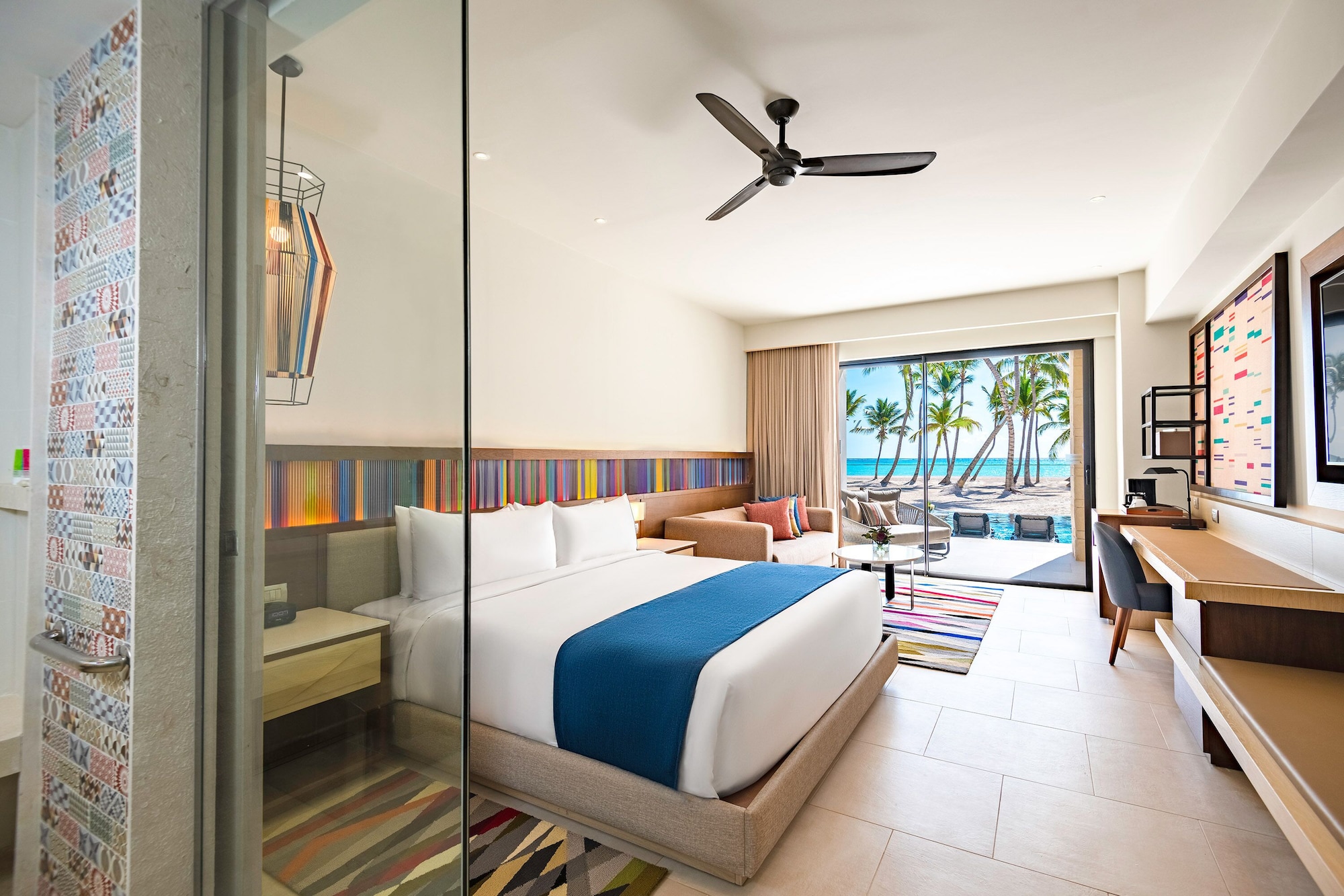 Swim Up, Club, Junior Suite, King Bed, Ocean Front