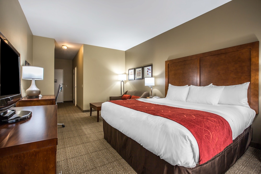 Comfort Suites Victorville-Hesperia 17/56