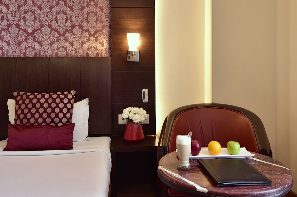 HOTEL SURYA PLAZA 15/46