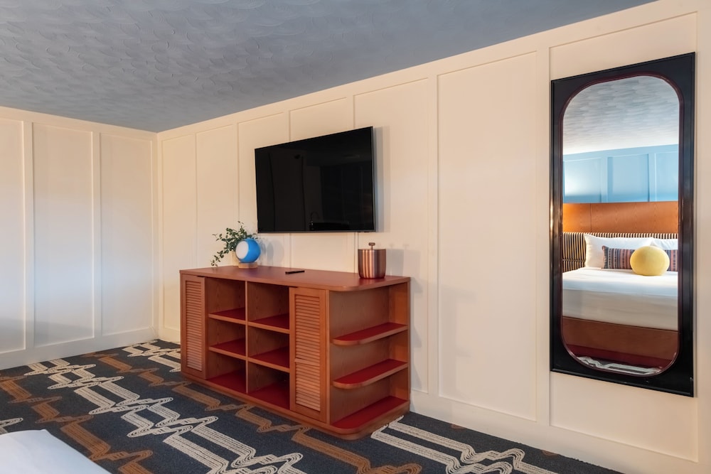 Ogunquit Hotel 8/50