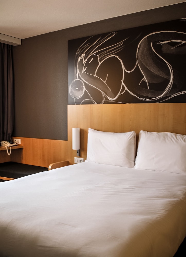 Ibis Saint Genis Pouilly Geneve 16/45