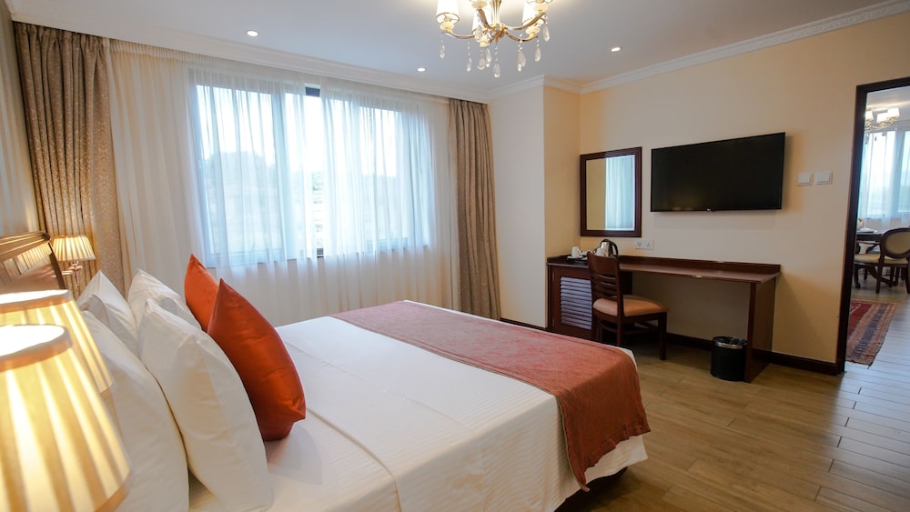 Sarova Woodlands Hotel Spa 18/50