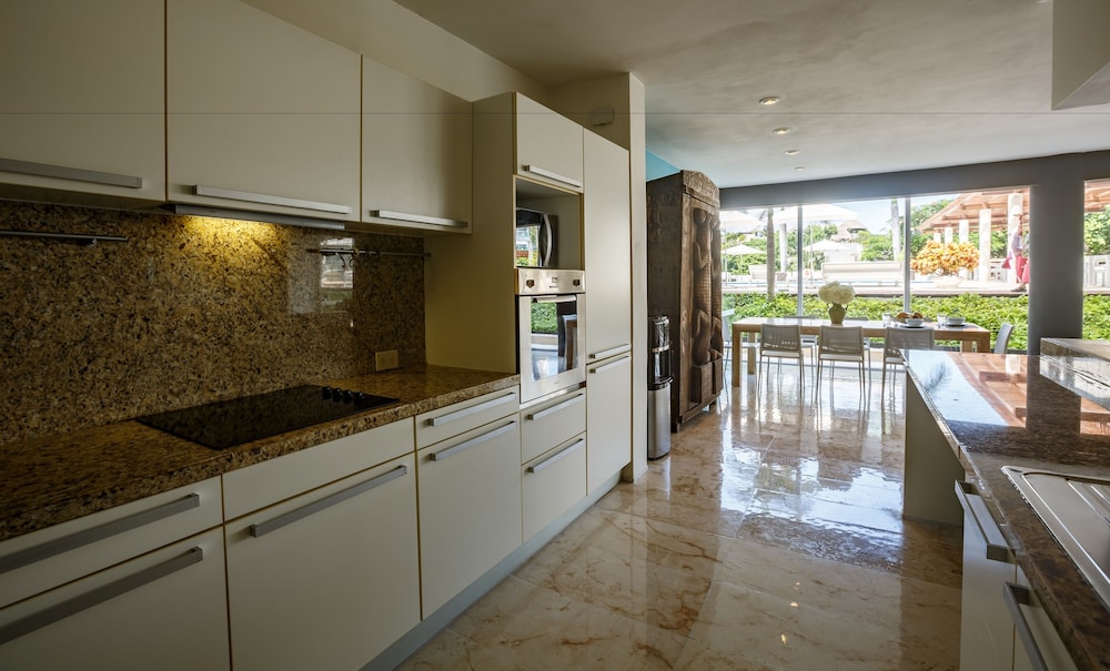 Magia Beachside Condo 6/47