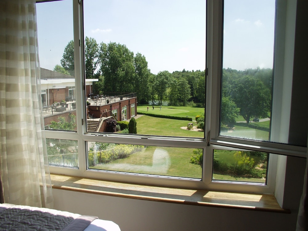 Stoke By Nayland Hotel 28/80