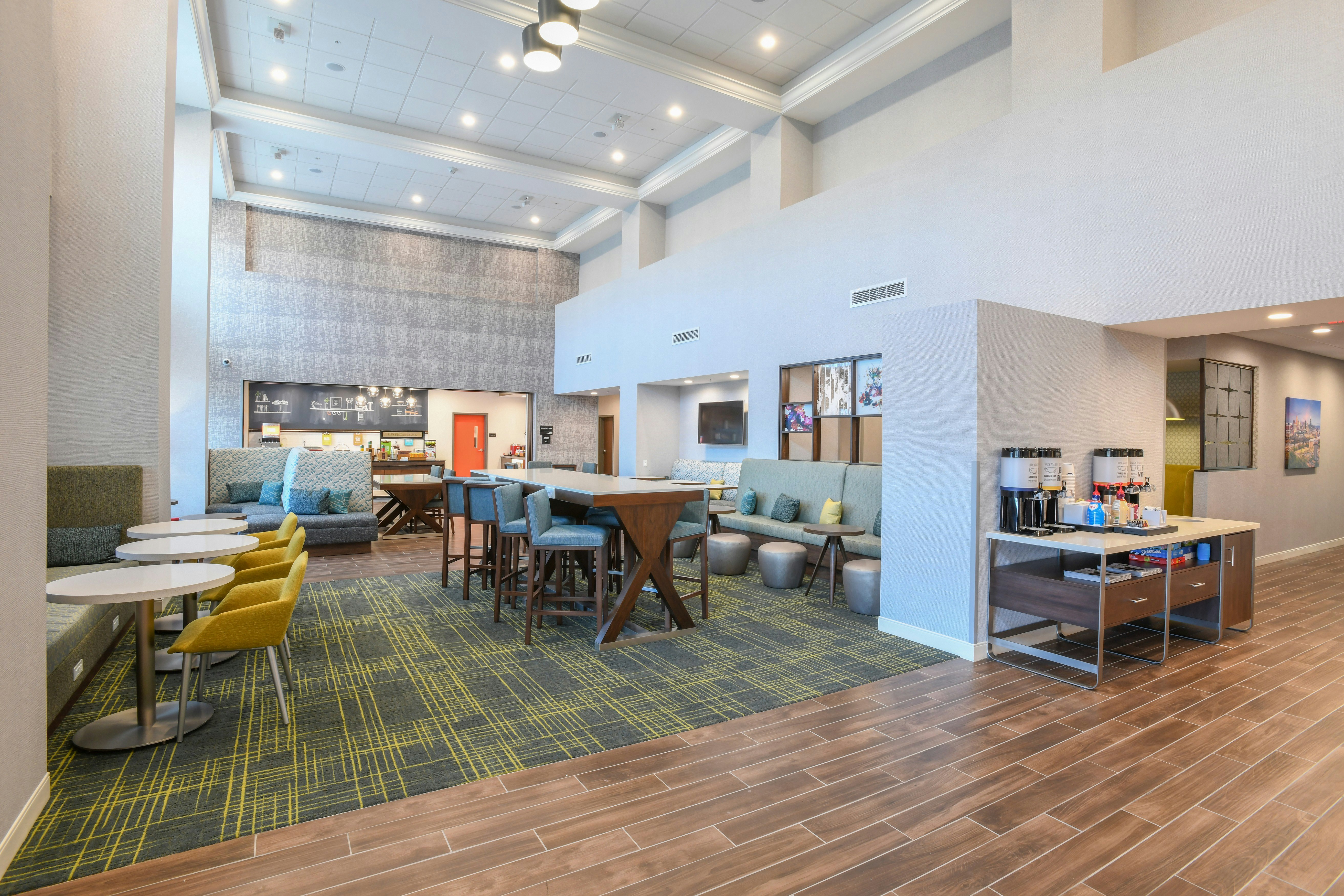 Hampton Inn and Suites Cincinnati Liberty Township 38/49