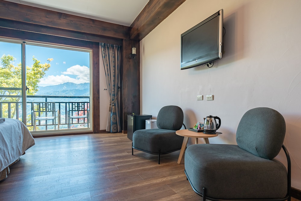 Egmont Resort 33/50