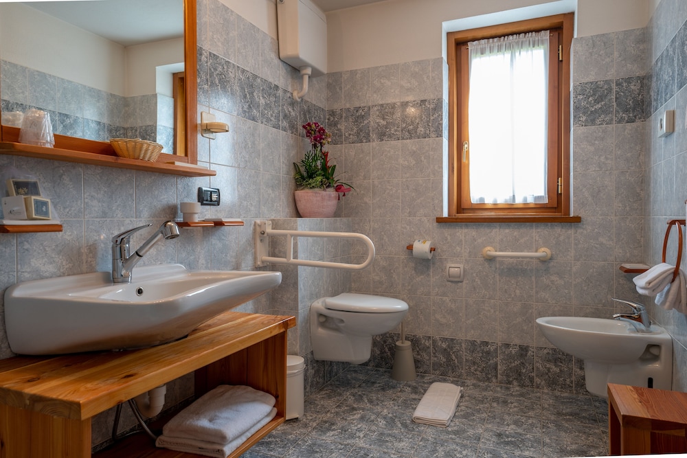 غرفة سوبيريور عائلية بسريرين مزدوجين، Hotel Lo Scoiattolo 7/8