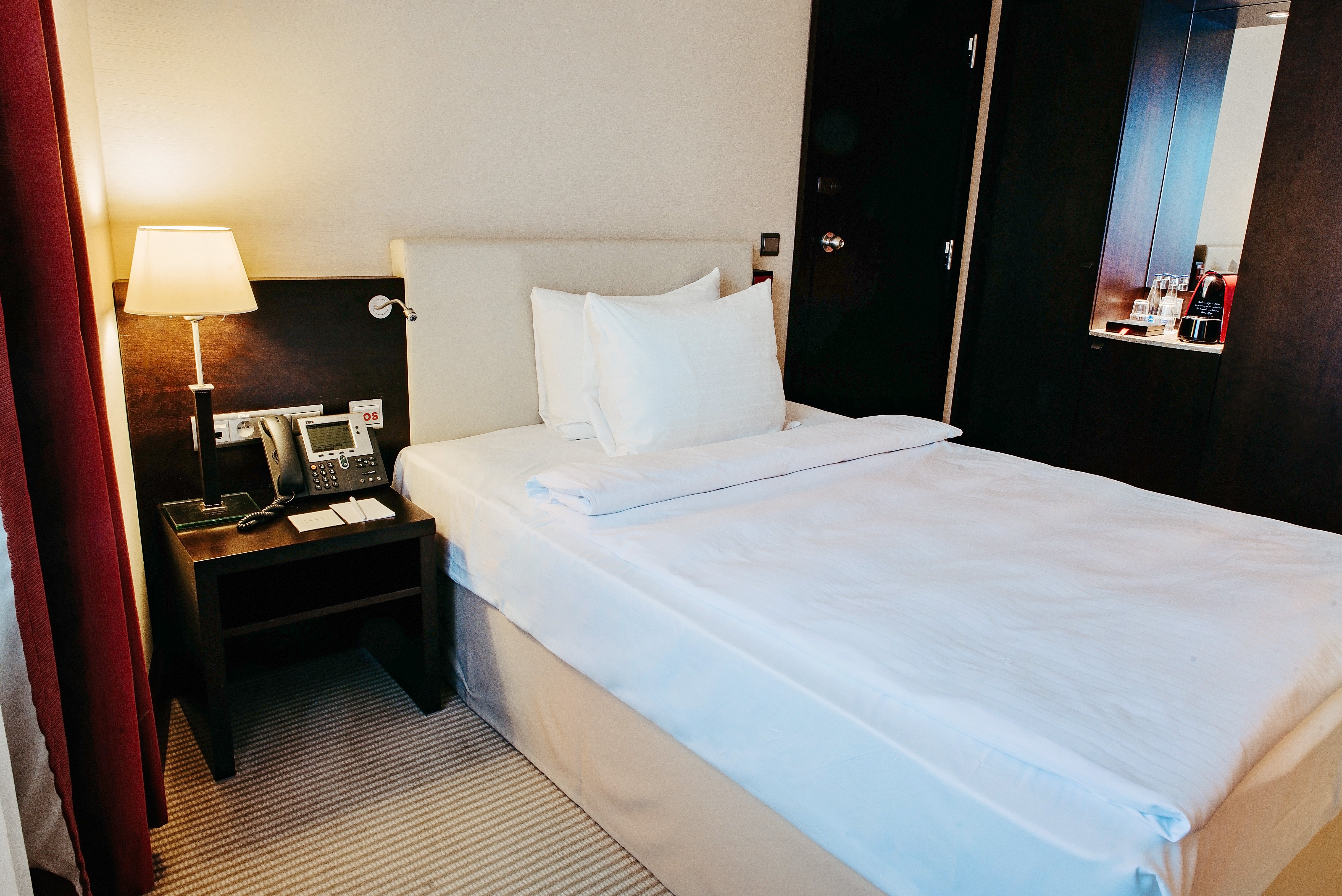 CROWNE PLAZA BRATISLAVA 25/74