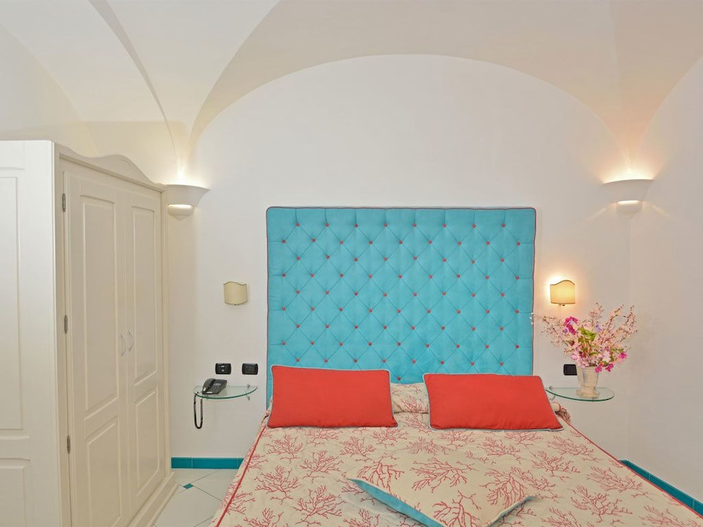 Hotel Residence Amalfi 34/68