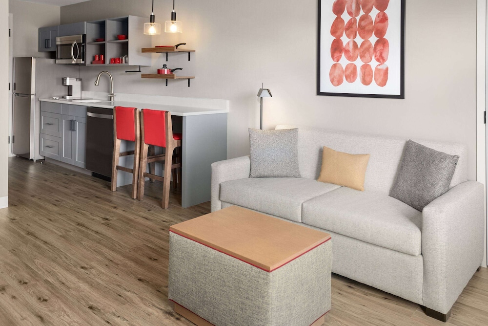 Hawthorn Extended Stay by Wyndham Williston/Burlington 21/38