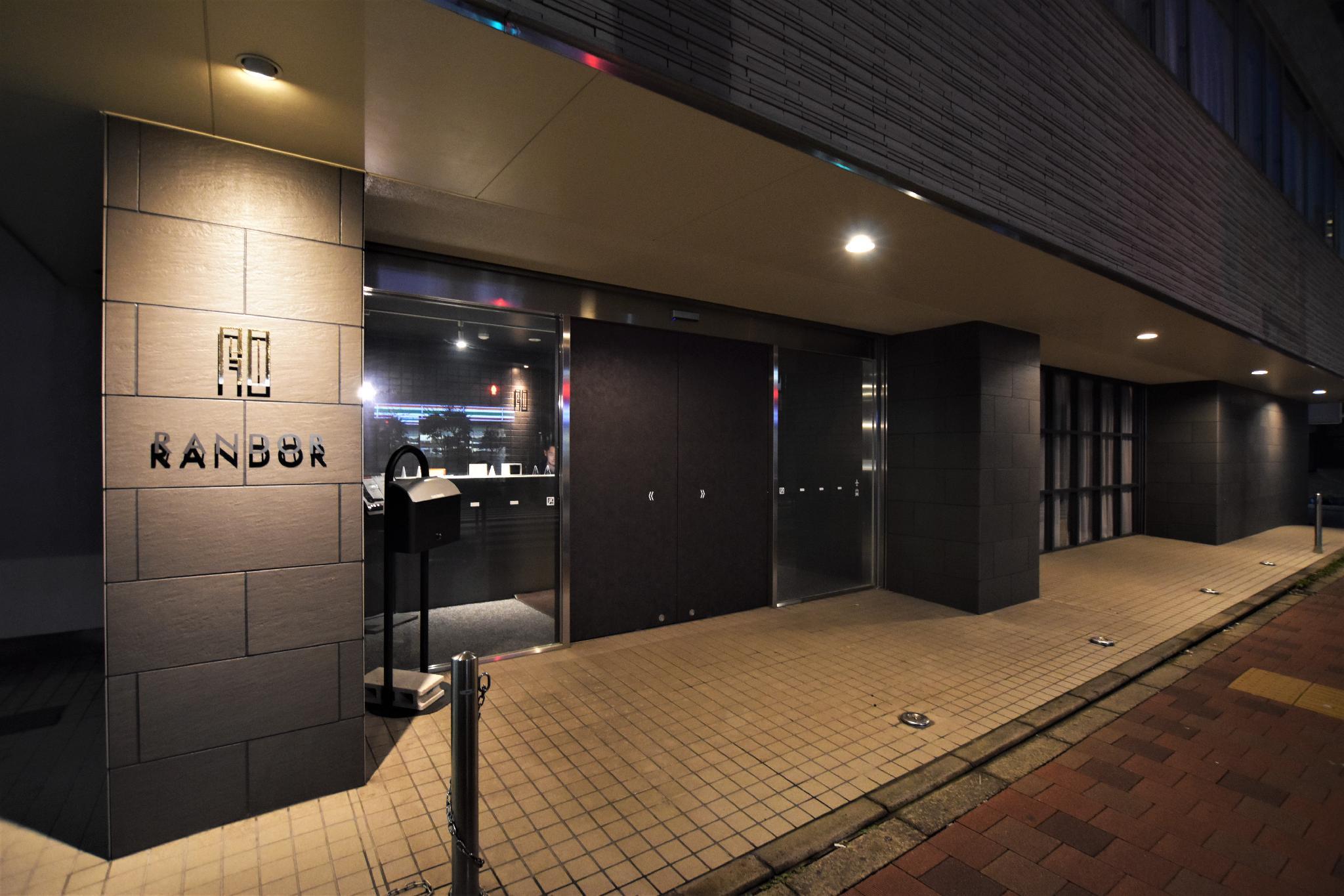 PREMIUM, STUDIO, SUITE, 3 FUTON BEDS, QUEEN BED, HOT TUB