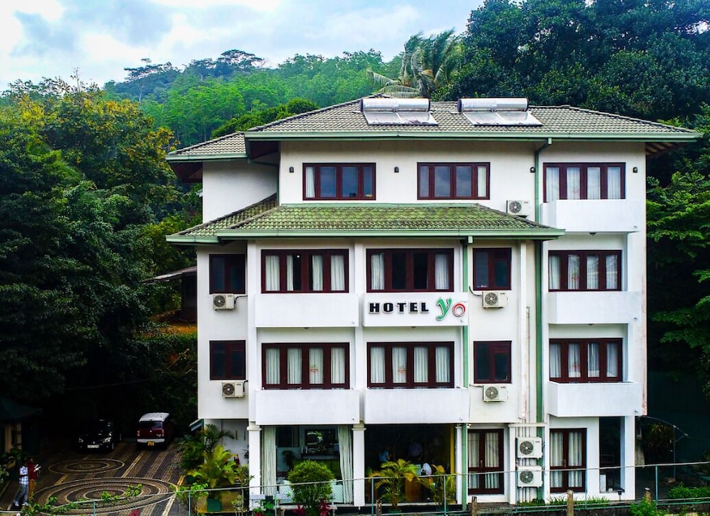 Yo Hotel 4/75