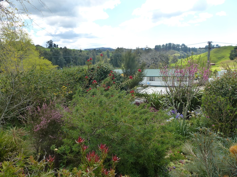 WAITOMO CAVES GUEST LODGE 65/73