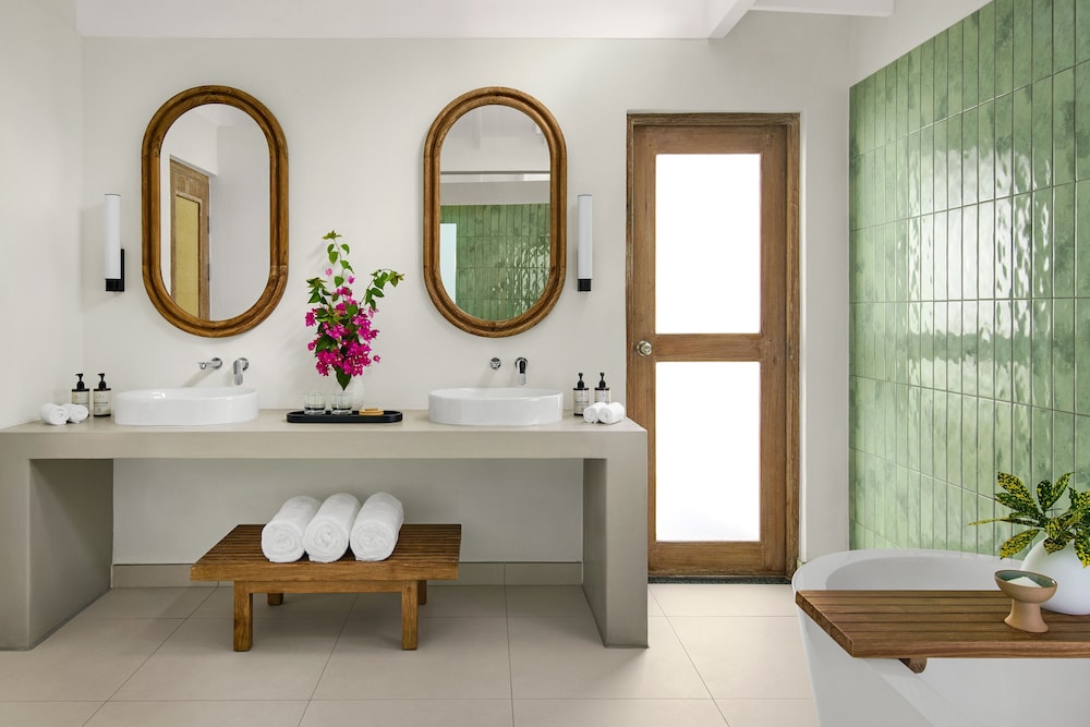 NH Collection Maldives Reethi Resort 7/55