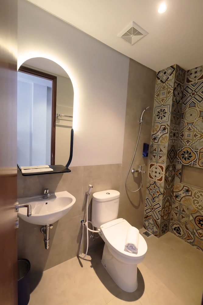 Hotel Youstay Semarang By Sinergi 35/37