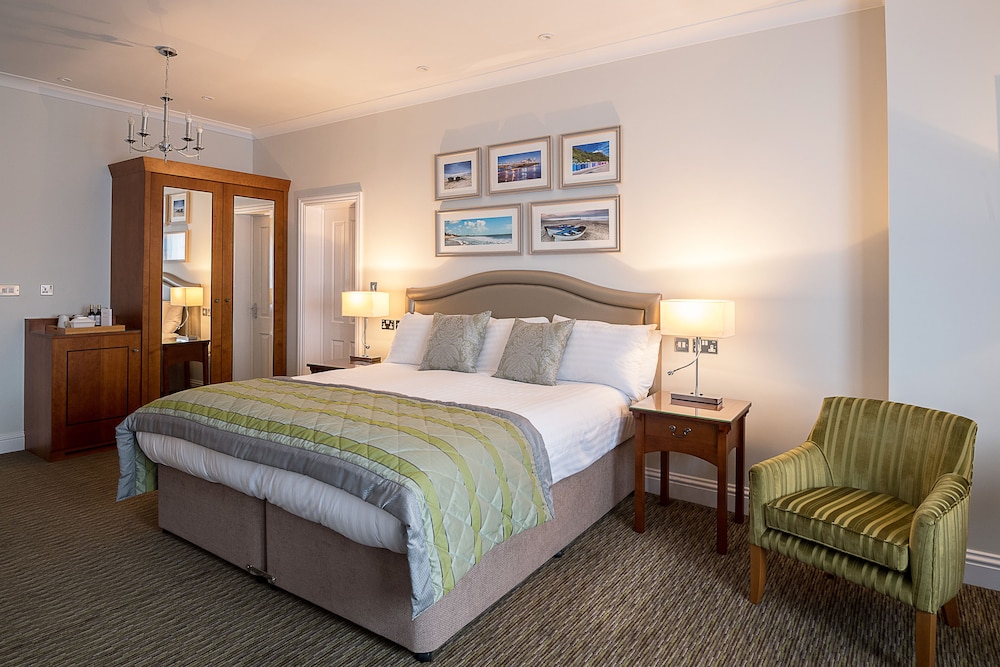 Norfolk Royale Hotel 19/75
