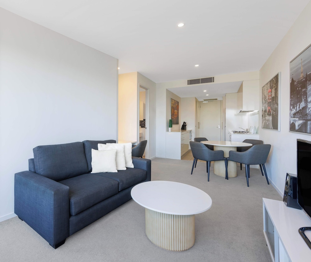 Oaks Melbourne Flemington Suites 29/46