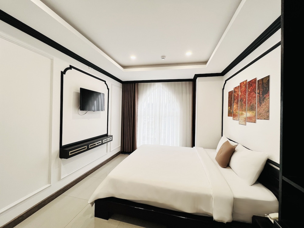 Phuong Dong Hotel & Apartment 12/35