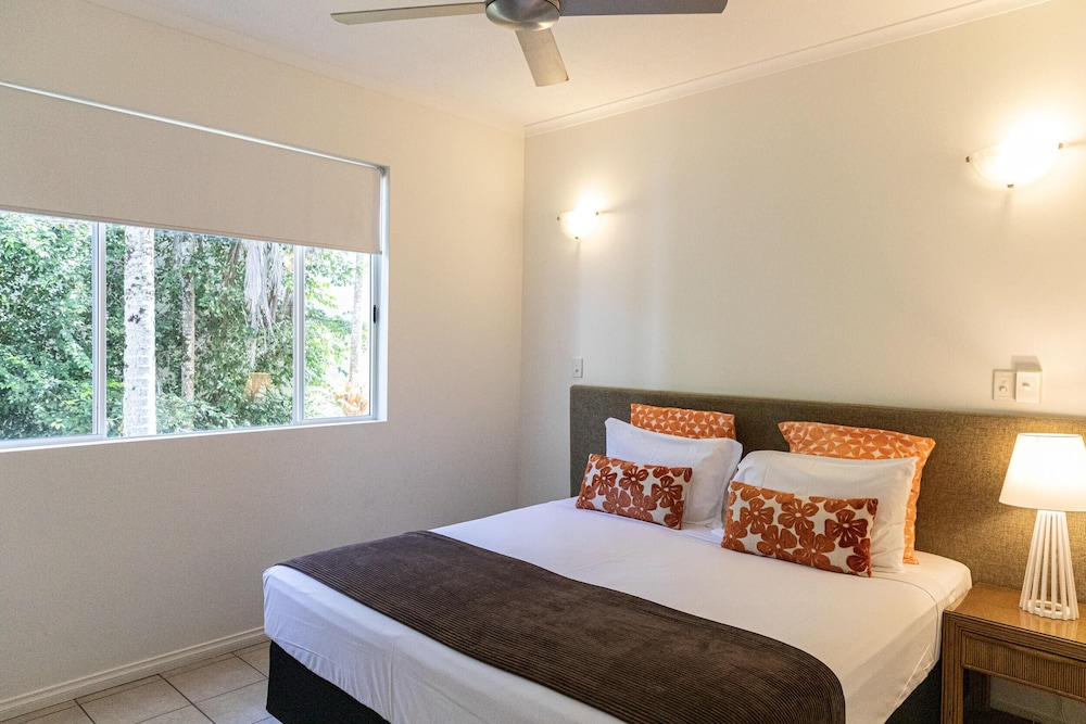 Beaches Port Douglas 13/69