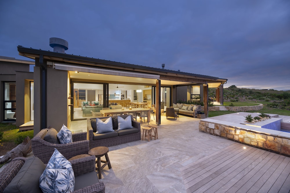 Alkira Lodge 2/33