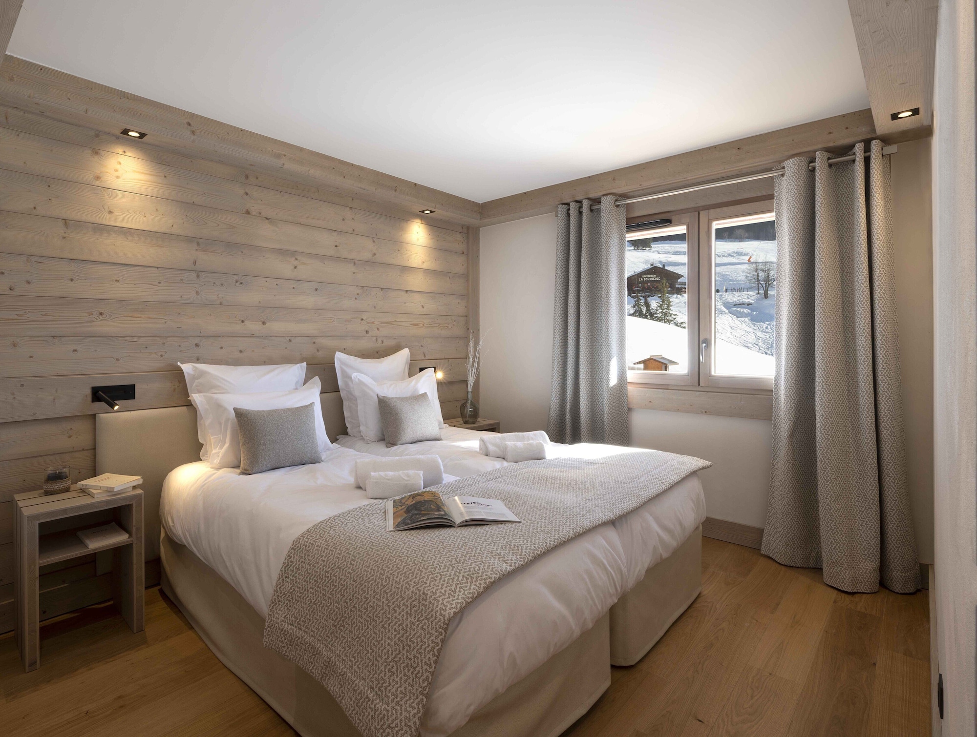 5 Rooms, Apartment, 6 Beds, Queen Bed, 2 Sofa
