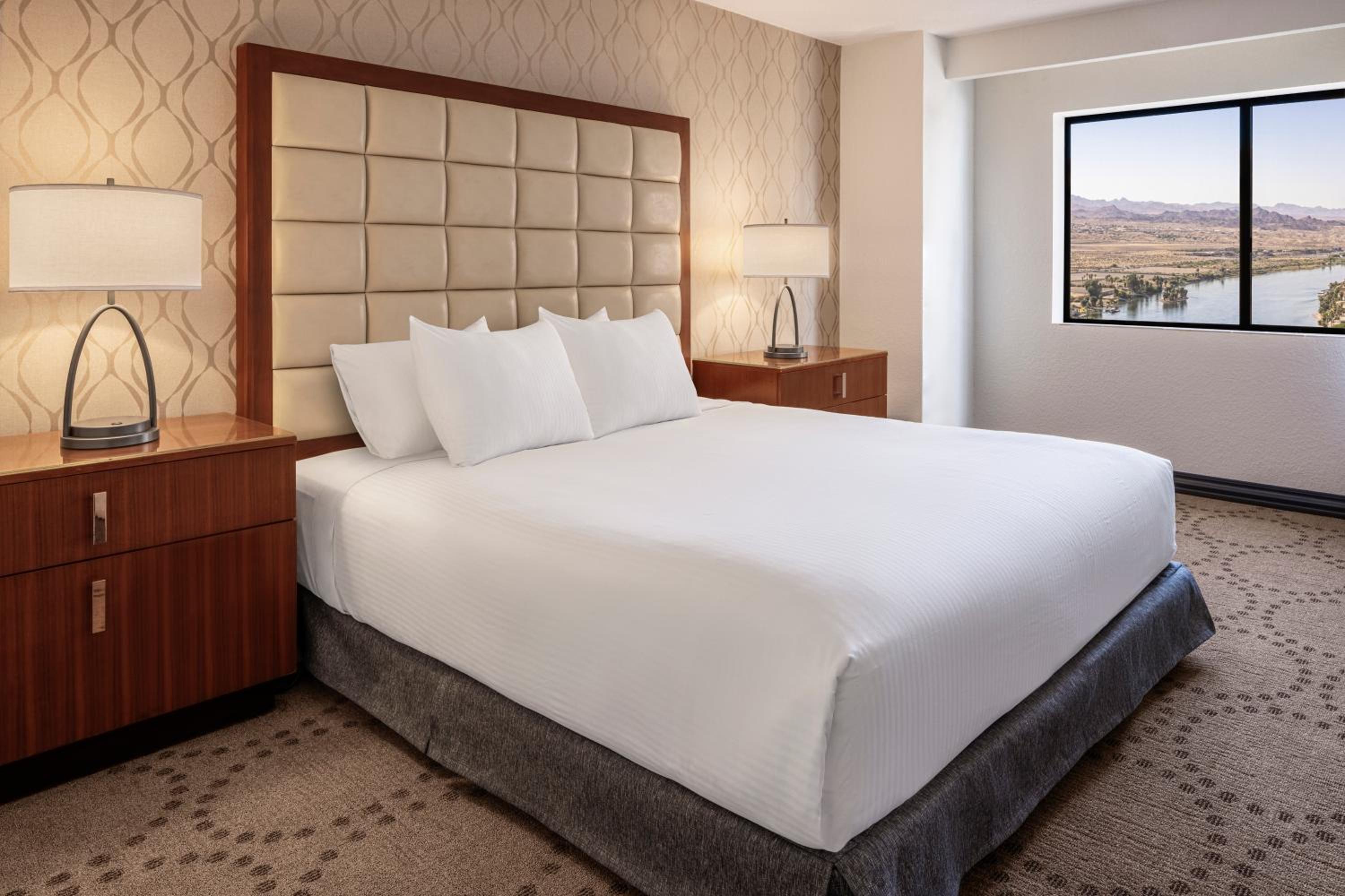 Room, King Bed, River View, North Tower
