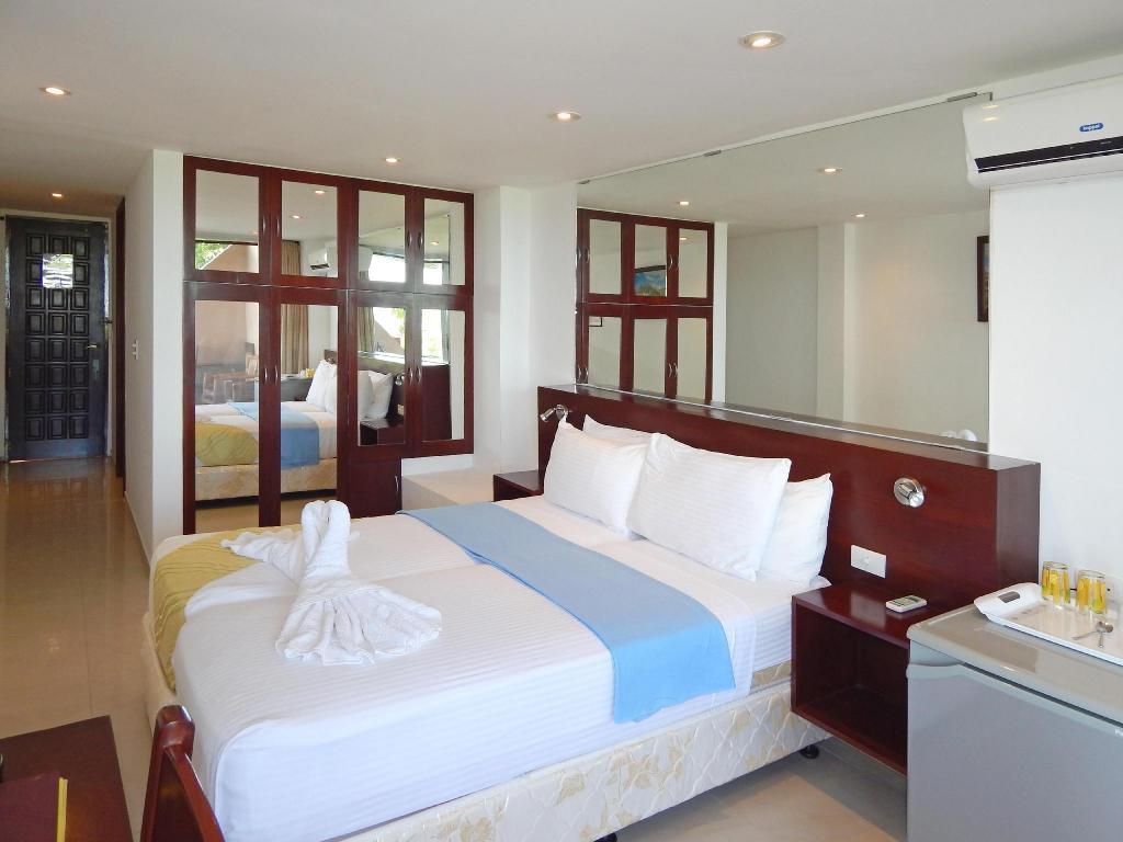 Superior, King Bed, Patio