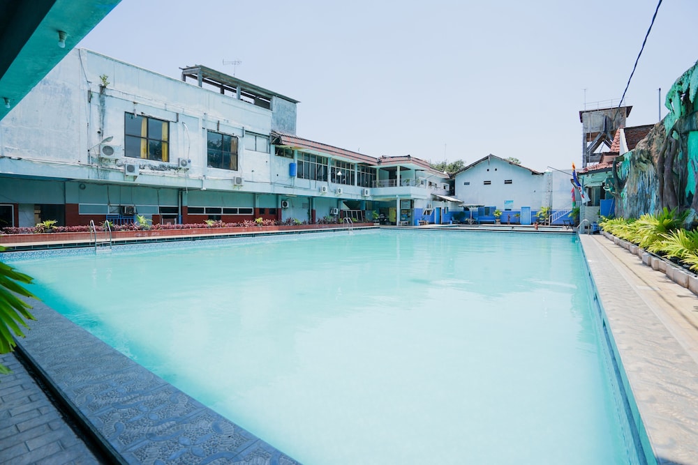 OYO 1652 Hotel Tampiarto 22/35