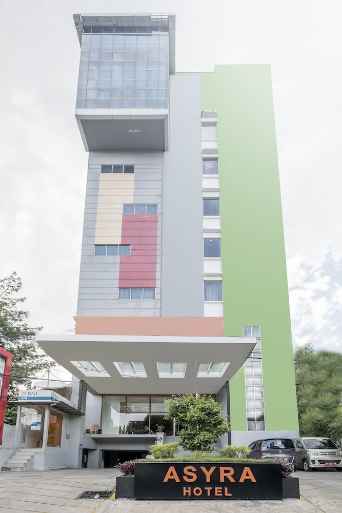 OYO 472 Hotel Asyra 1/16