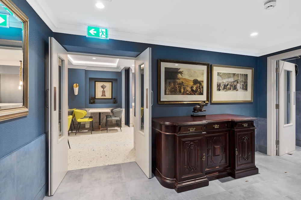 Commodore Hotel London 7/55