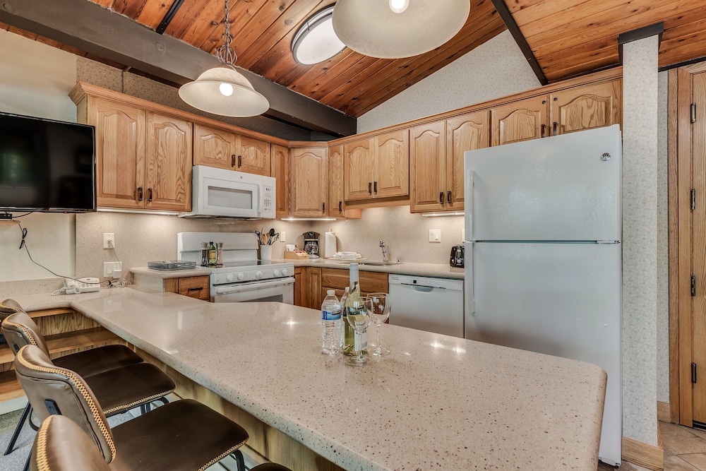 Laurelwood A Destination Residence 65/76