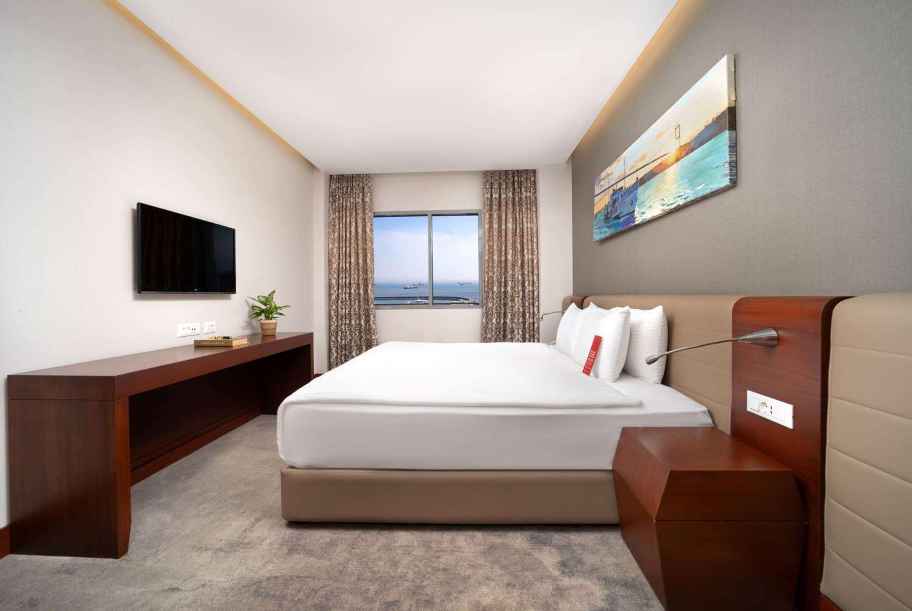 Suite, Sea View