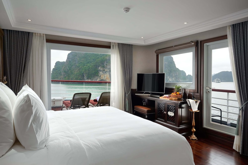 Paradise Grand Cruise – Lan Ha Bay 20/65