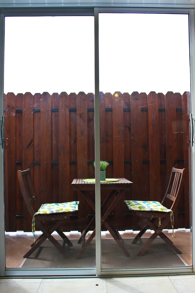 Eclipse Suite Guest Apartments 68/77