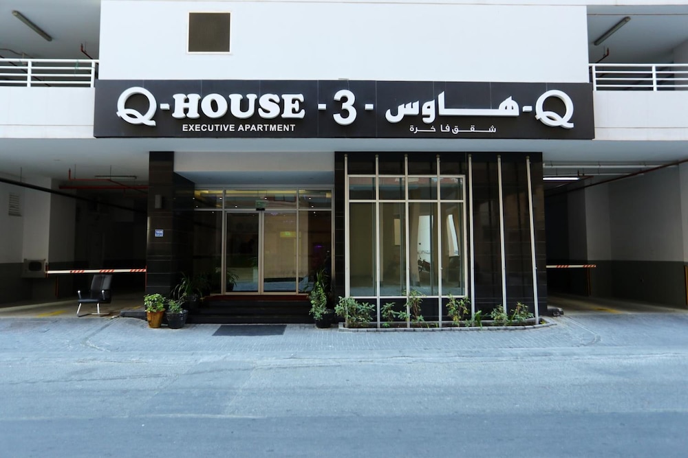 Q House 3 Apartments 2/37