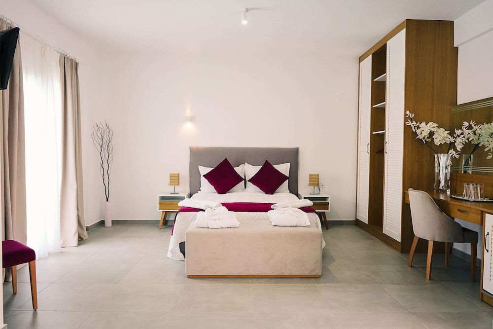Stavros Beach Hotel 11/50