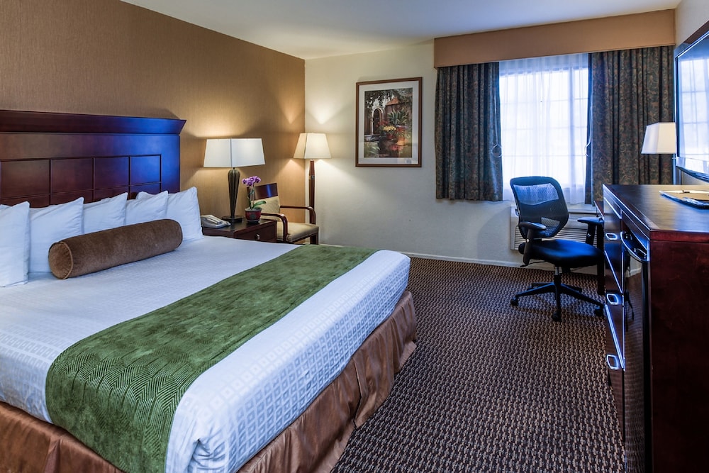 Best Western Plus Carpinteria Inn 16/42