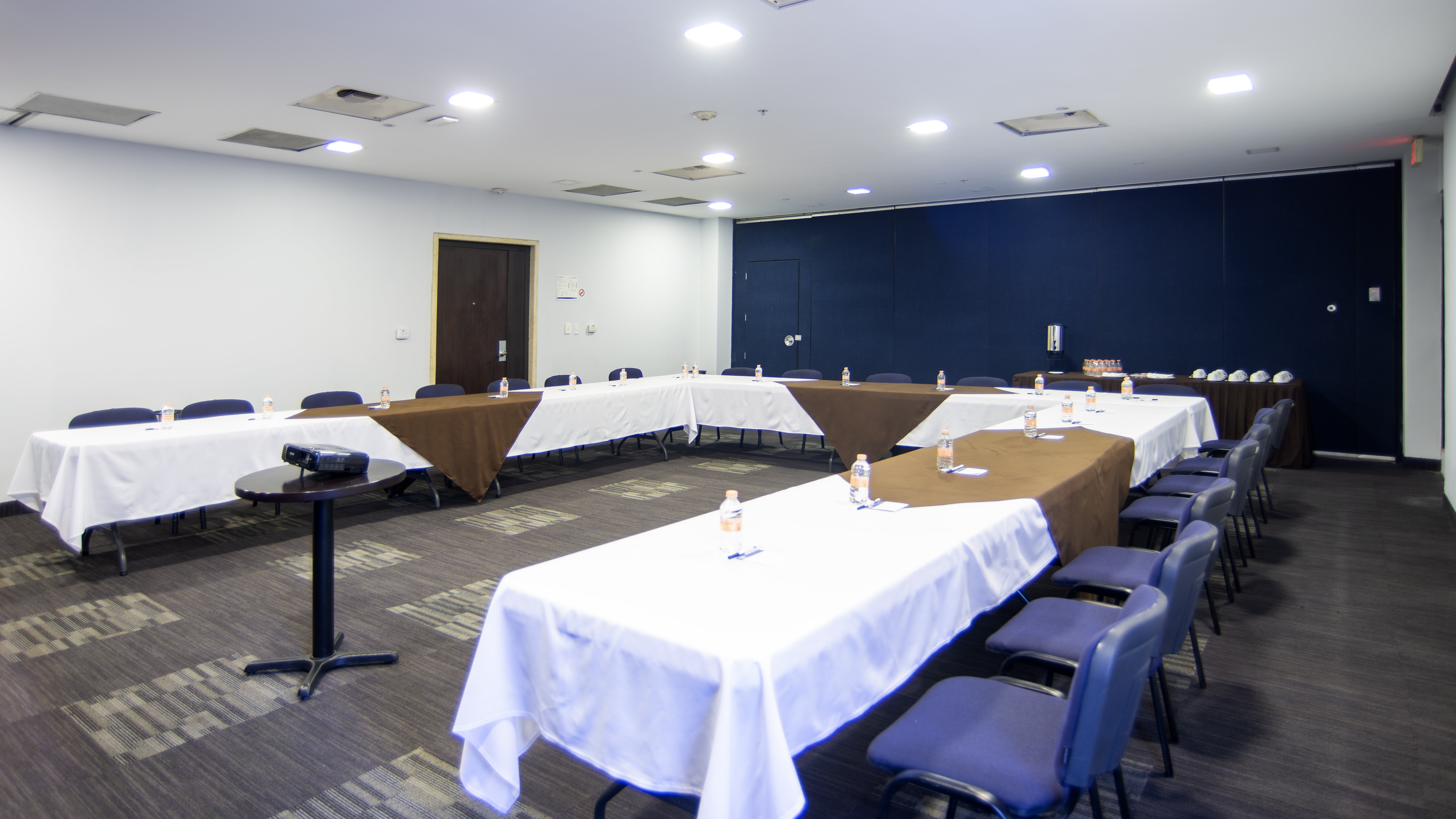 Holiday Inn Express Mexico Santa Fe 44/50