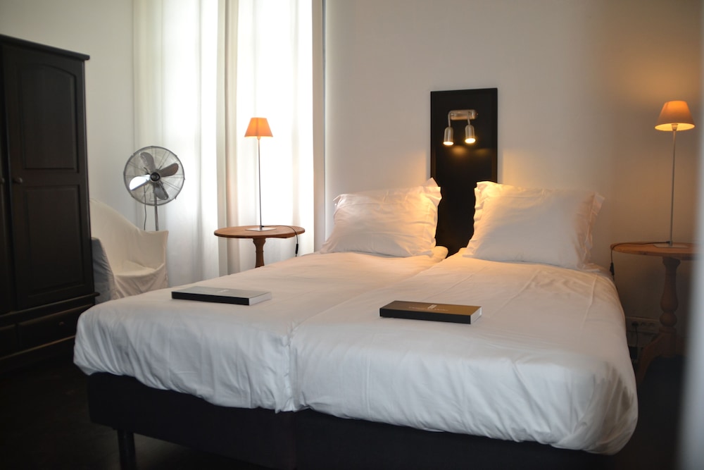 Basic, Twin Beds, Courtyard Area