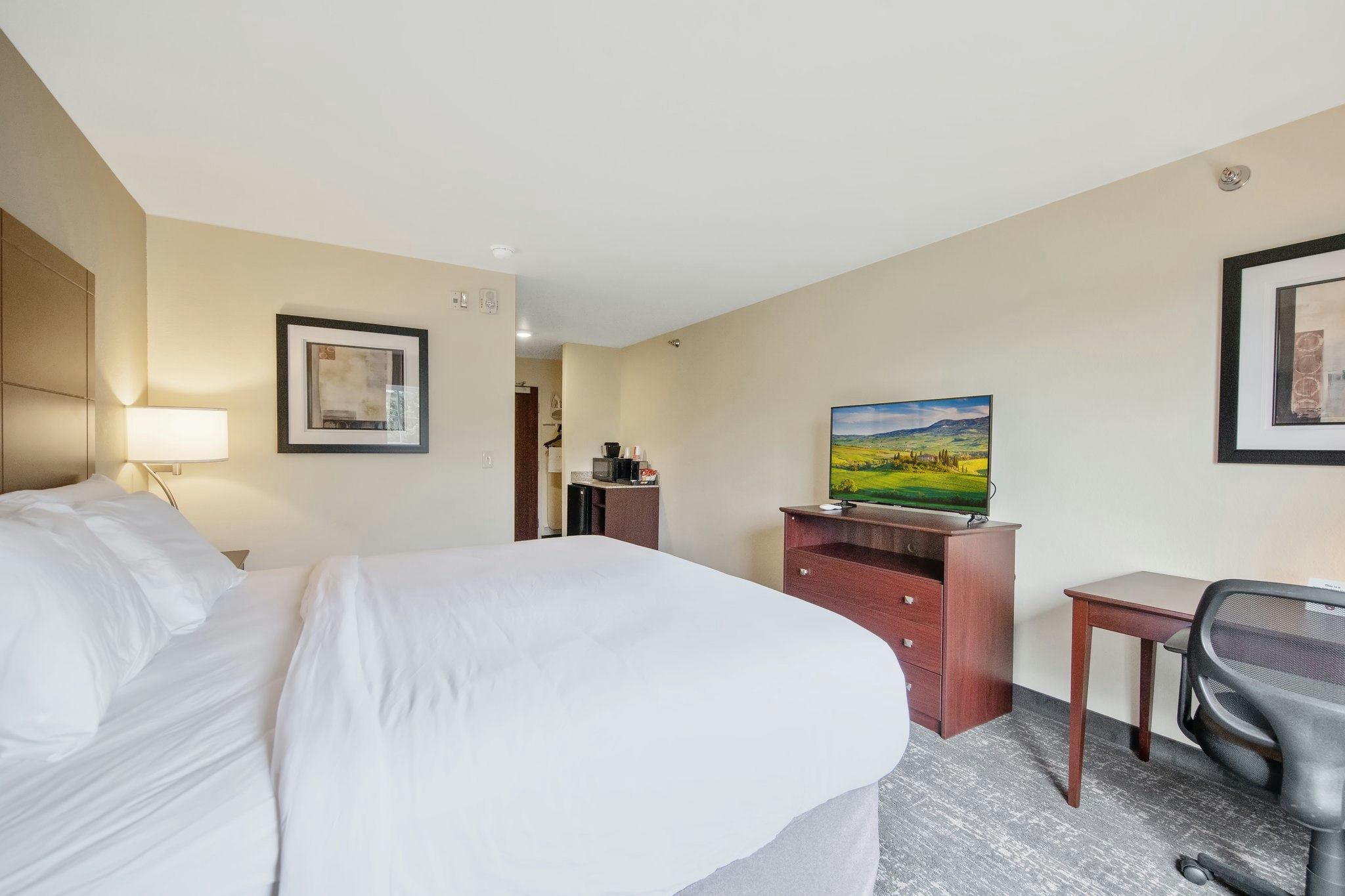 Cobblestone Hotel & Suites - Austin 8/50