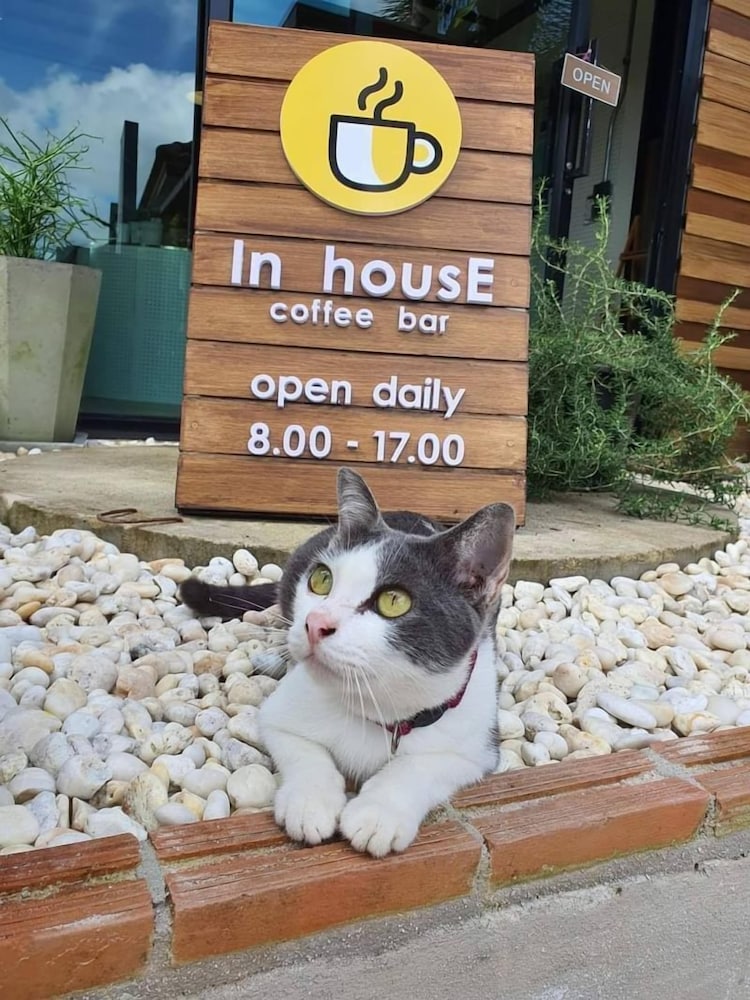 Golden House Hotel Sakaeo 25/50