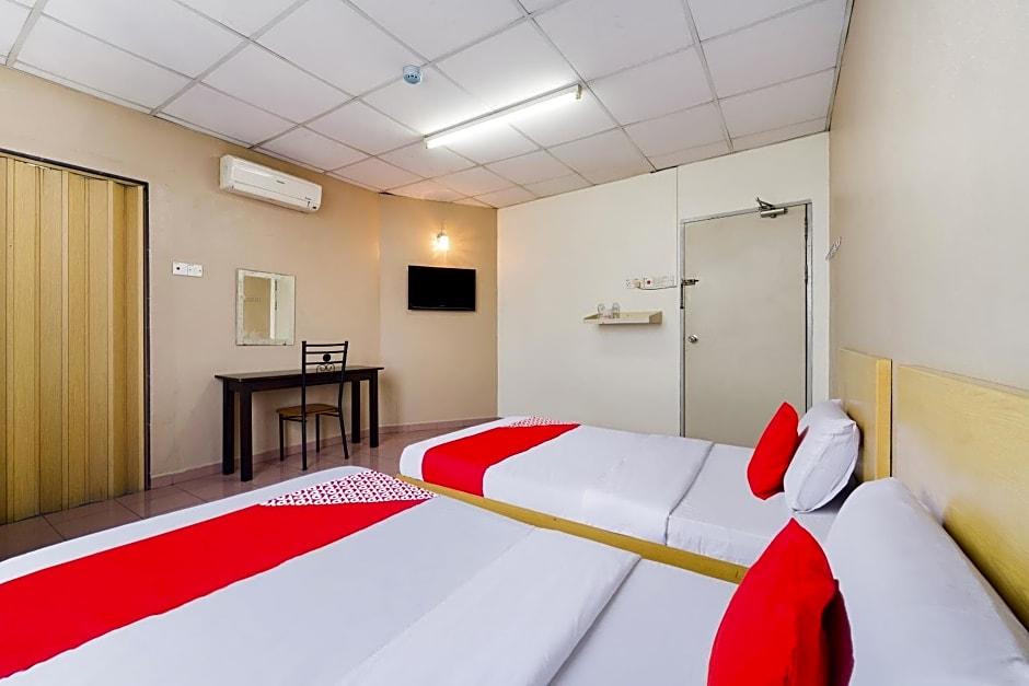 OYO 89461 Cp Hotel 14/32