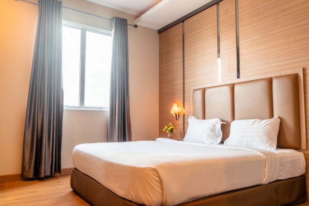 SUPERIOR, DOUBLE OR TWIN BED