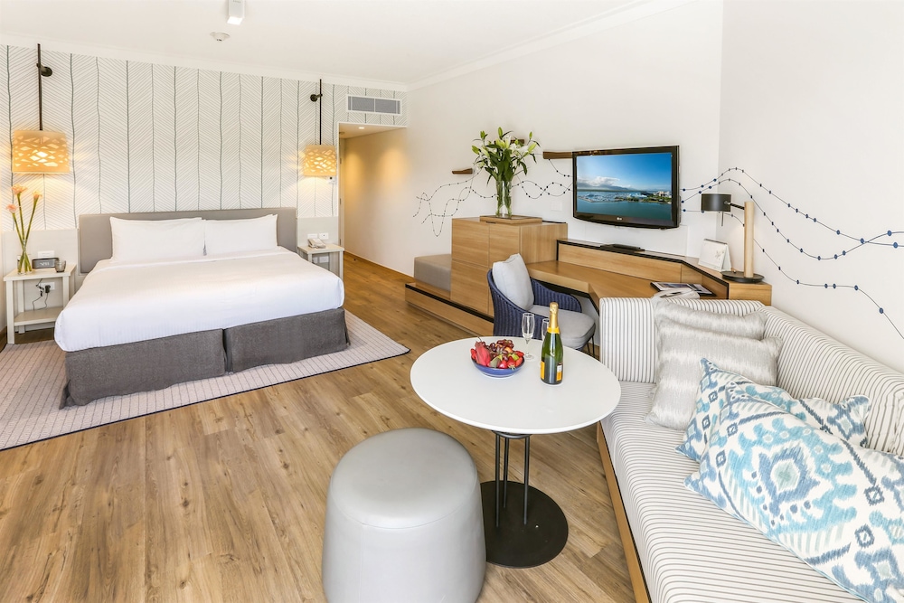 Shangri La the Marina Cairns 16/74