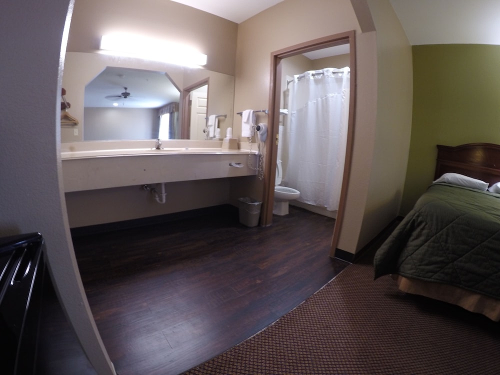 Americas Best Value Inn La Porte 27/46