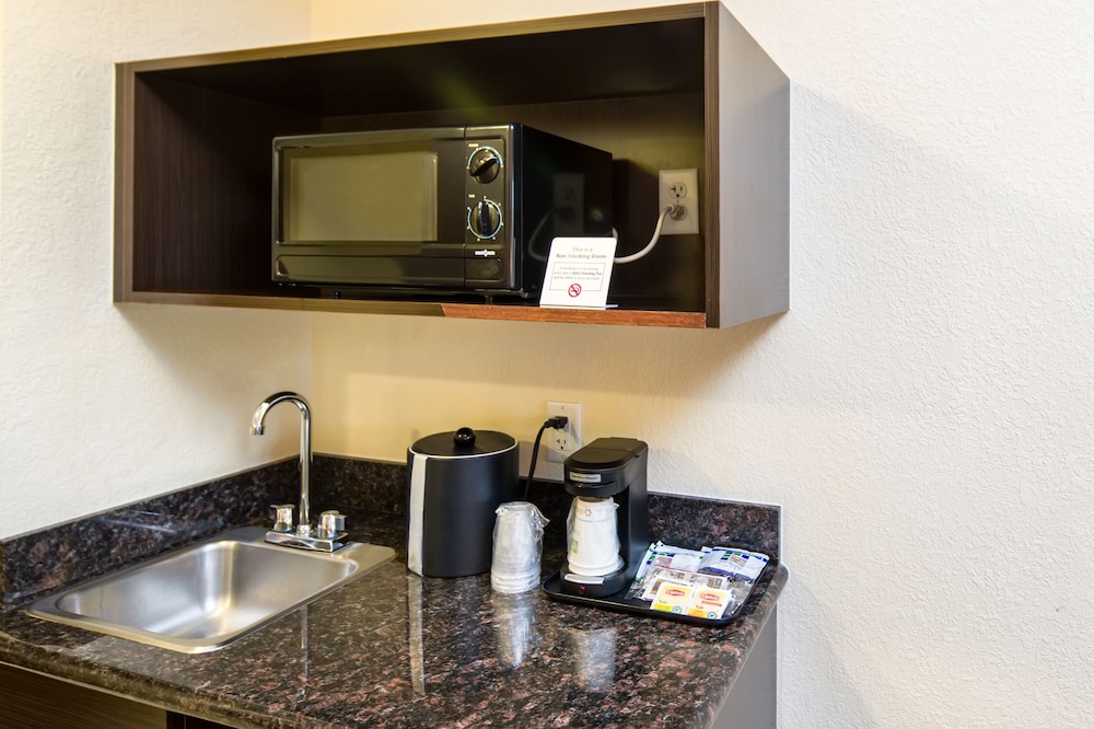 Holiday Inn Express Hotel Suites Orlando Apopka 35/38