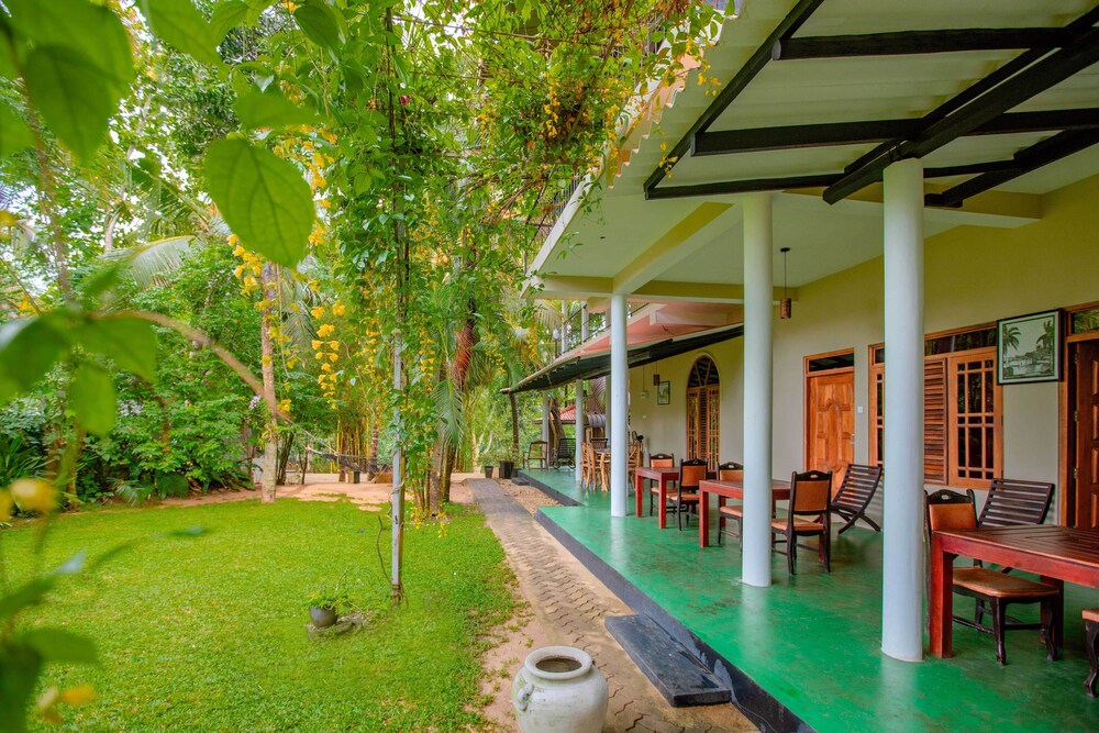River Face Inn 45/49