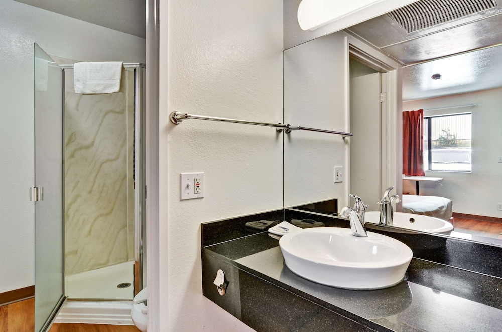 Motel6 Pittsburgh, PA - Crafton 42/50