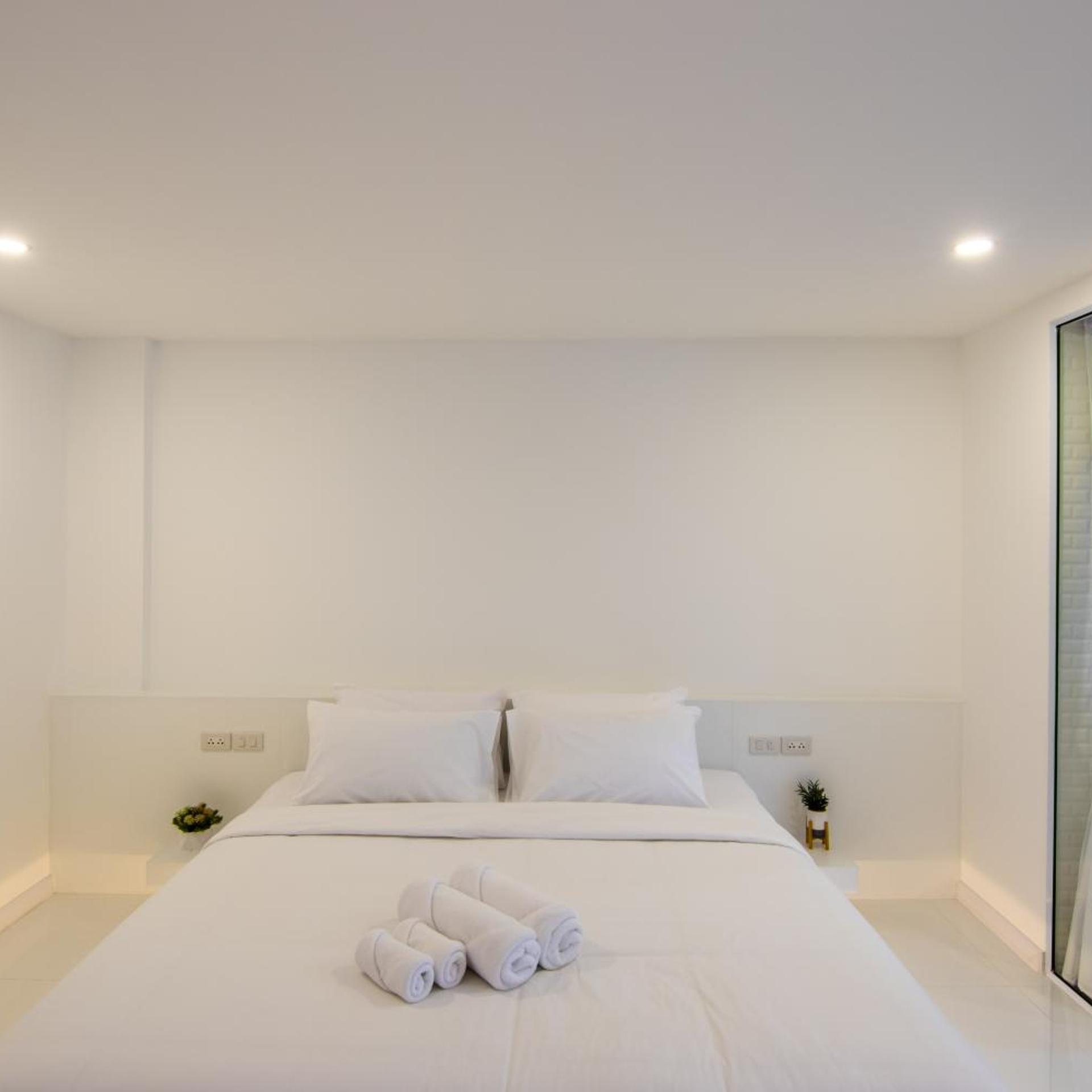 The White Hotel By Charoensri 12/47