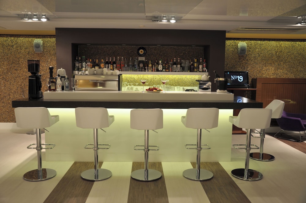 No 19 Boutique Hotel 52/69